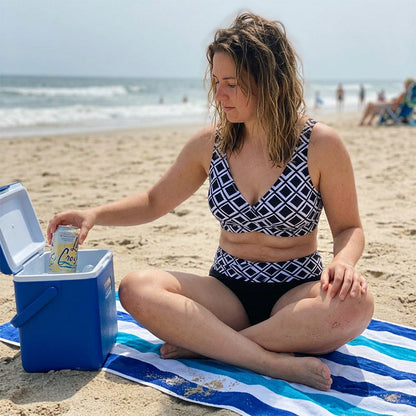 🌊 Női magas derekú kétrészes bikini szett – Szélesítő hatás, vintage stílus és magabiztos strandolás 🏖️👙